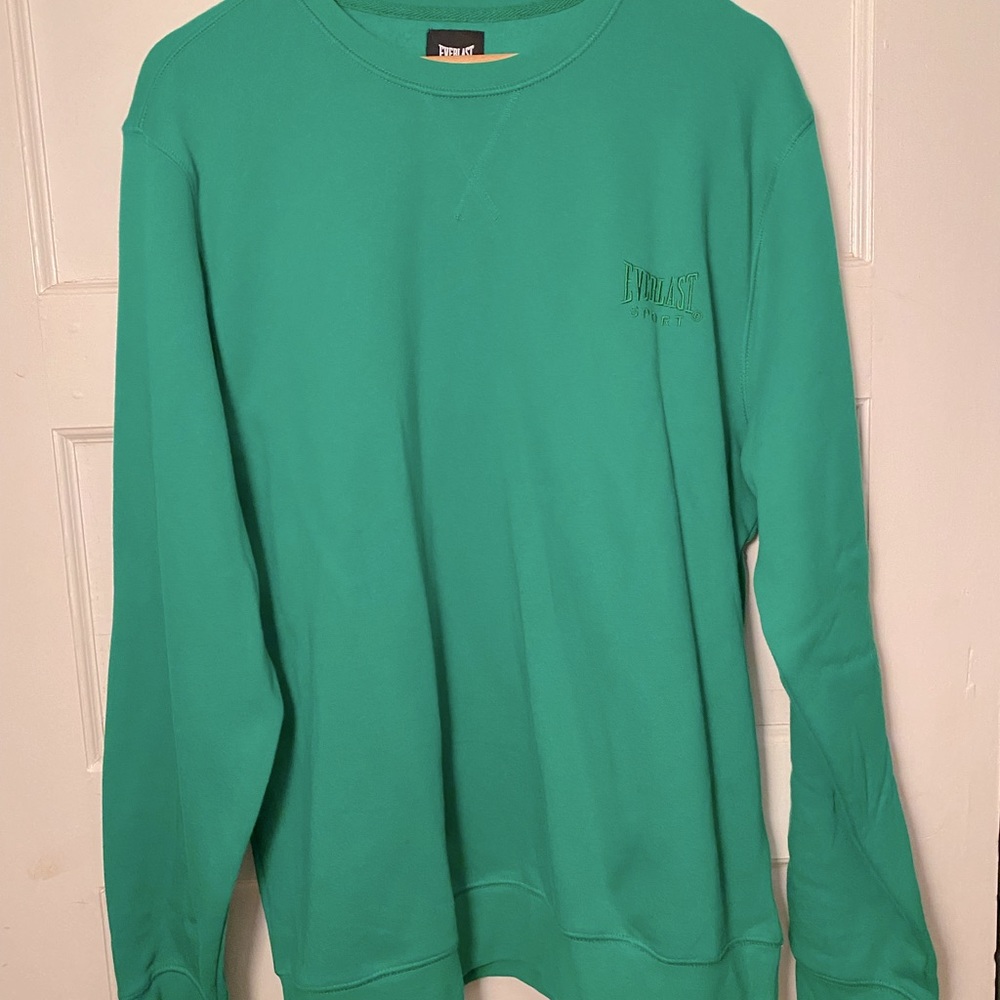 NWOT Everlast crewneck sweatshirt